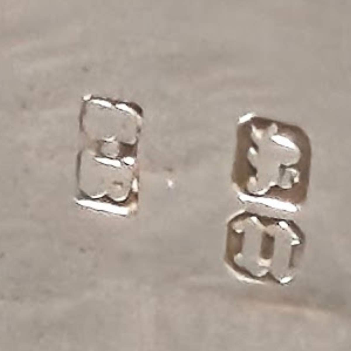 Heavy Sterling Silver Engraved Bangle – 41.8g Birmingham Hallmark Wartime Dedication (1944) Hallmark close up