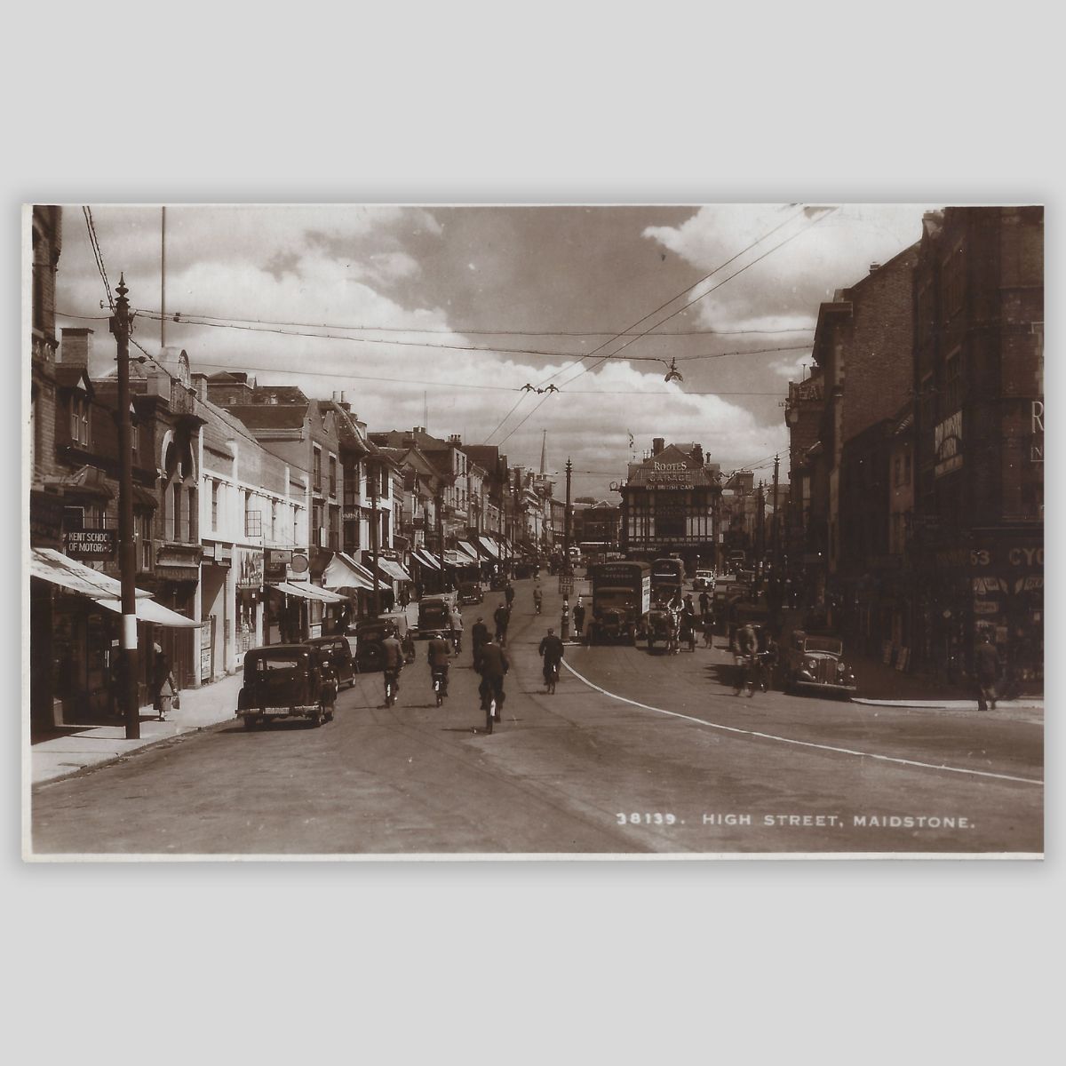 High Street, Maidstone – Real Photo Postcard | A. Swaishman (Sunshine Series) | RP | c.1930s–40s Front