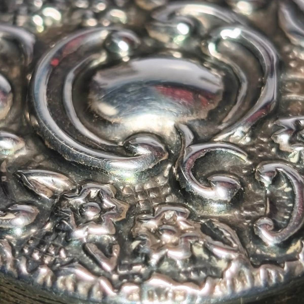 Sterling Silver Repousse Pill Box 1904 Birmingham William Devenport Gilded Interior Close Up Front