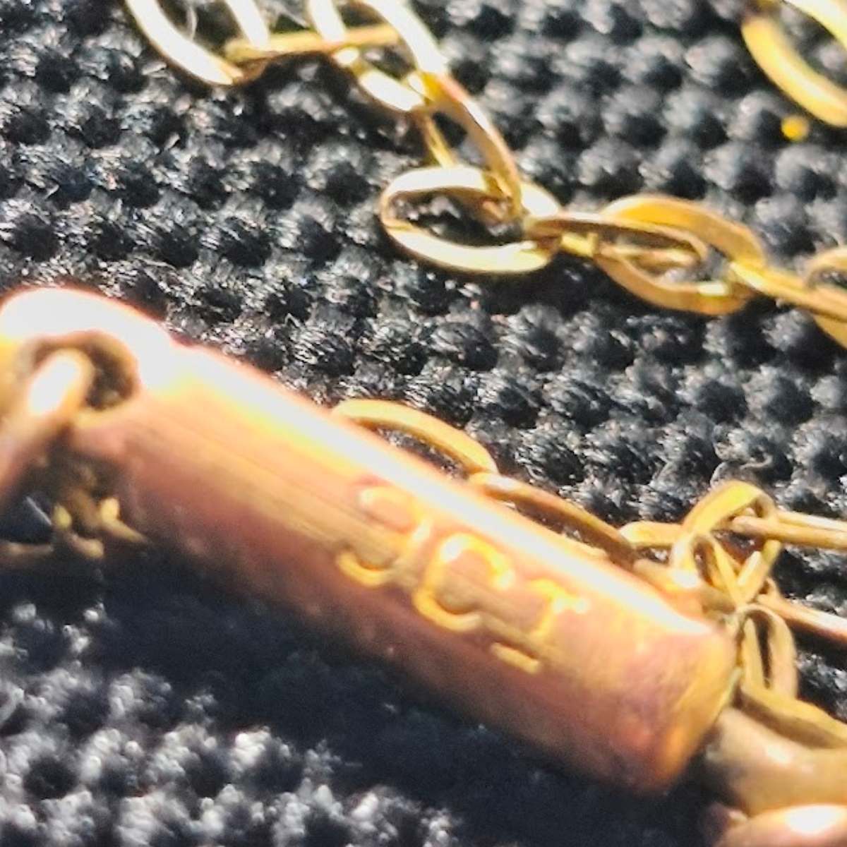 Vintage 9ct Gold Cross & Chain – Chester Hallmark 1958 Engraved Design Chain Hallmark