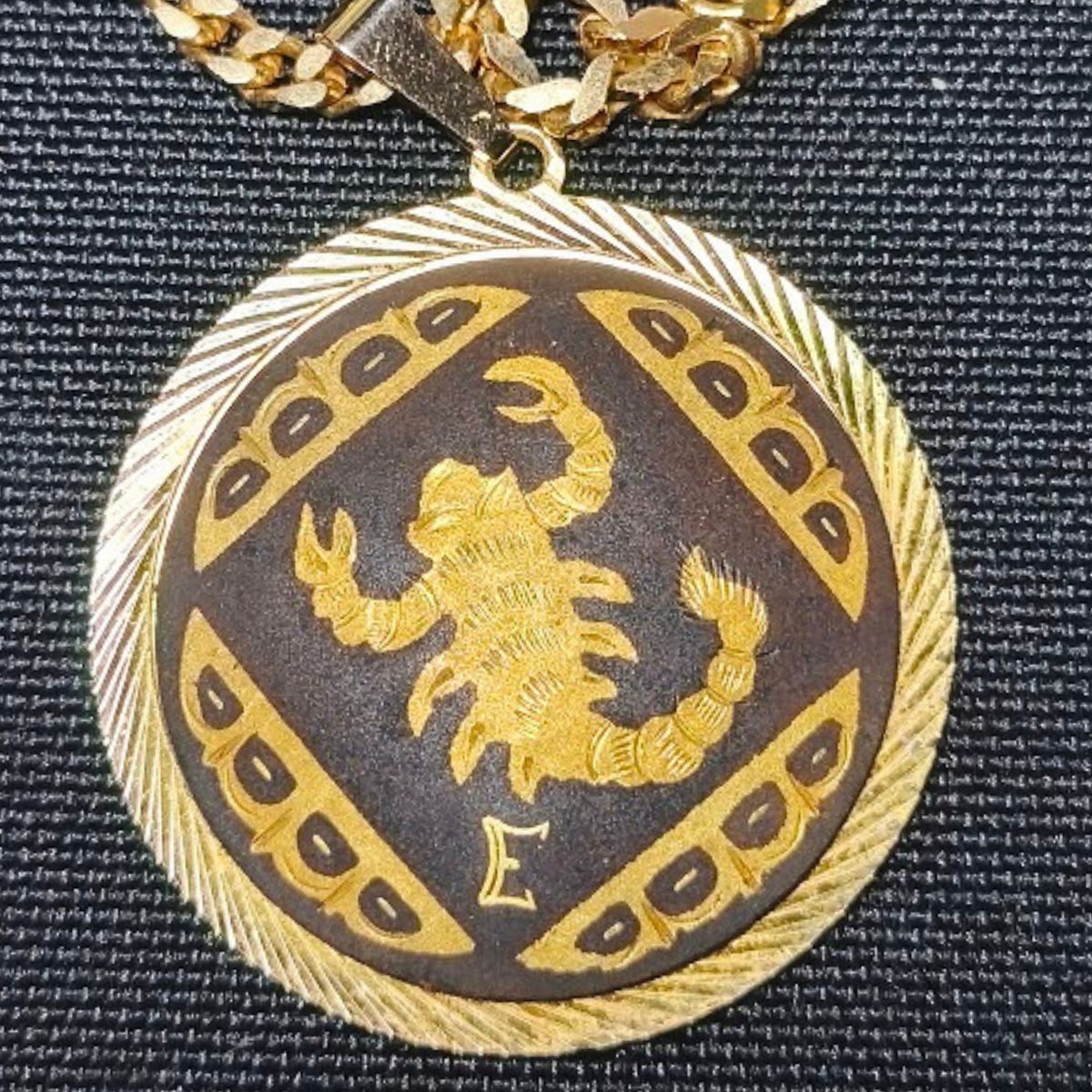 Vintage Scorpio Zodiac Pendant & Chain – Gold-Tone (c.1970s–80s)
