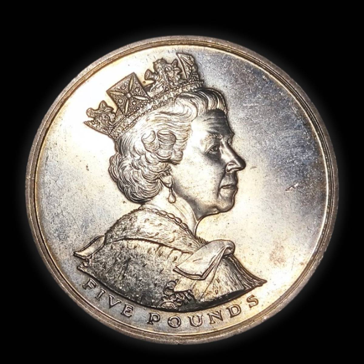 2002 Elizabeth II Five Pounds – Queen on Horseback – UK Commemorative Crown Obverse
