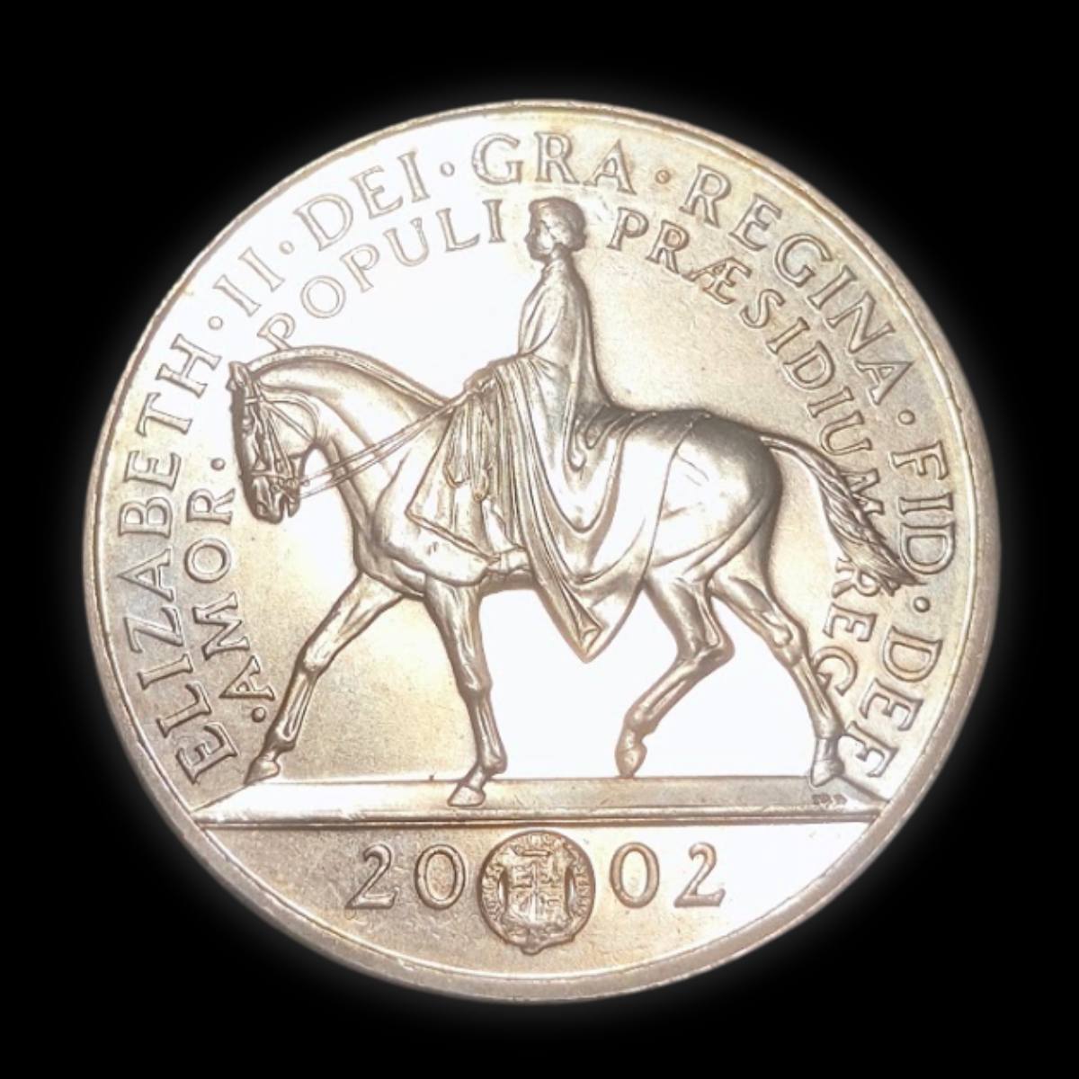 2002 Elizabeth II Five Pounds – Queen on Horseback – UK Commemorative Crown Reverse