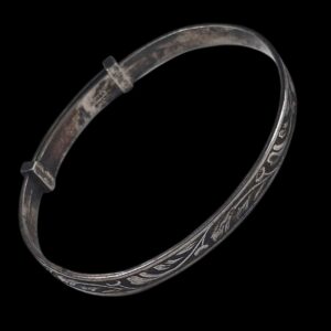Vintage Sterling Silver Floral Hinged Bangle Full