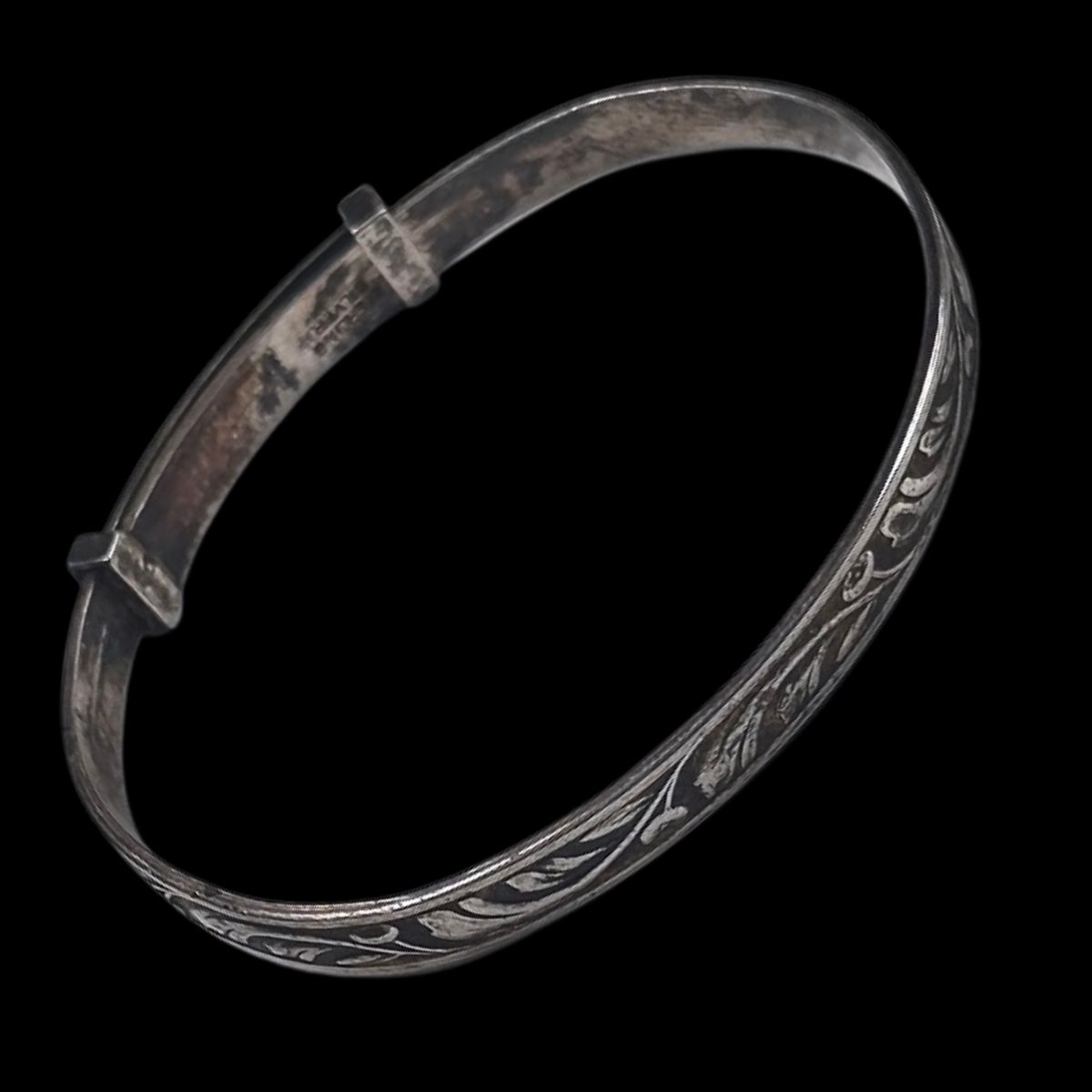 Vintage Sterling Silver Floral Hinged Bangle Full